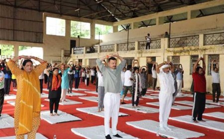 शरीर और मन को स्वस्थ रखने के लिए योग करें : स्कूल शिक्षा मंत्री सिंह