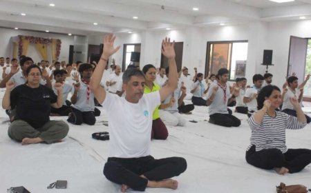 भोपाल रेल मंडल में 11वां अंतर्राष्ट्रीय योग दिवस उत्साहपूर्वक संपन्न