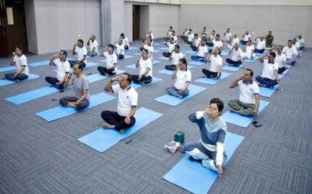 मध्यप्रदेश भवन में अंतर्राष्ट्रीय योग दिवस पर किया गया योगाभ्यास