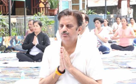 योग शरीर को निरोगी रखने में सहायक, इसे दिनचर्या में शामिल करें : उप मुख्यमंत्री  शुक्ल