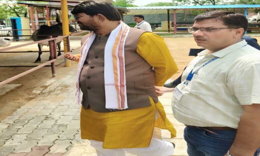 पशुपालन मंत्री पटेल ने जयपुर के गौ-पुनर्वास केन्द्र हिंगोनिया का भ्रमण किया