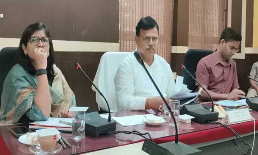 सर्वोच्च प्राथमिकता देकर कराएँ जल भराव वाले क्षेत्रों से पानी की निकासी : मंत्री तोमर