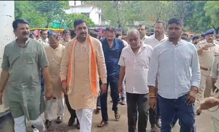 सब देखते रहे और बेटी की गर्दन रेतता रहा हैवान, किसी ने नहीं रोकी उसकी मौत