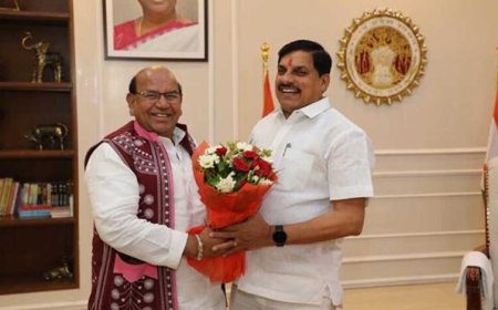 देवास जिले में जनजाति वर्ग के हित में की गई कार्यवाही से आयोग संतुष्ट: मुख्यमंत्री डॉ. यादव