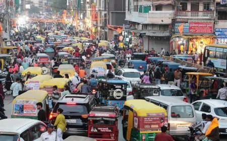 शहर में ट्रैफिक व्यवस्था बदहाल, हाईकोर्ट ने सख्ती दिखाई, कलेक्टर, पुलिस कमिश्नर और निगमायुक्त को हाजिर होने को कहा