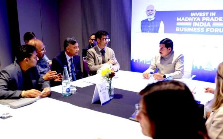मुख्यमंत्री डॉ. यादव ने बार्सिलोना में टेक्सटाइल मशीनरी कंपनियों के पदाधिकारियों के साथ की राउंड टेबल बैठक