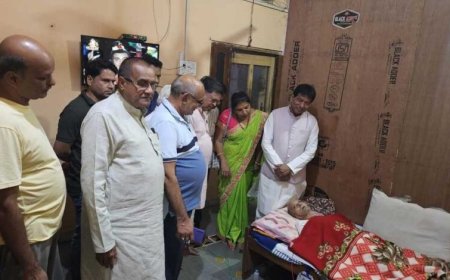 आस्वस्थ लोकतंत्र सैनानी के स्वास्थ की जानकारी लेने पहुचे विधायक पहुचे, स्वास्थ की ली जानकारी,परिजनों से की चर्चा
