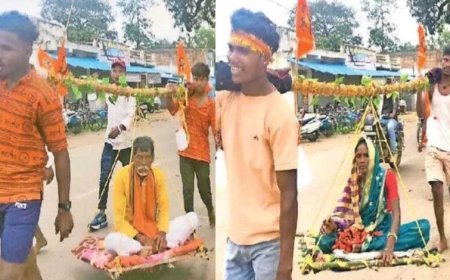 खाट पर माता-पिता, कांधों पर कर्तव्य: 20 किमी पैदल चला कलियुग का श्रवण कुमार