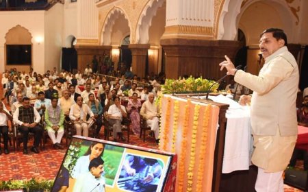 स्थानीय स्तर पर रोजगार की संभावनाओं के लिए तैयार करें पाठ्यक्रम : राज्यपाल पटेल