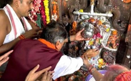 नागपंचमी पर नागचंद्रेश्वर पहुंचे मंत्री कैलाश विजयवर्गीय, बोले- हर साल आता हूं इनके द्वार