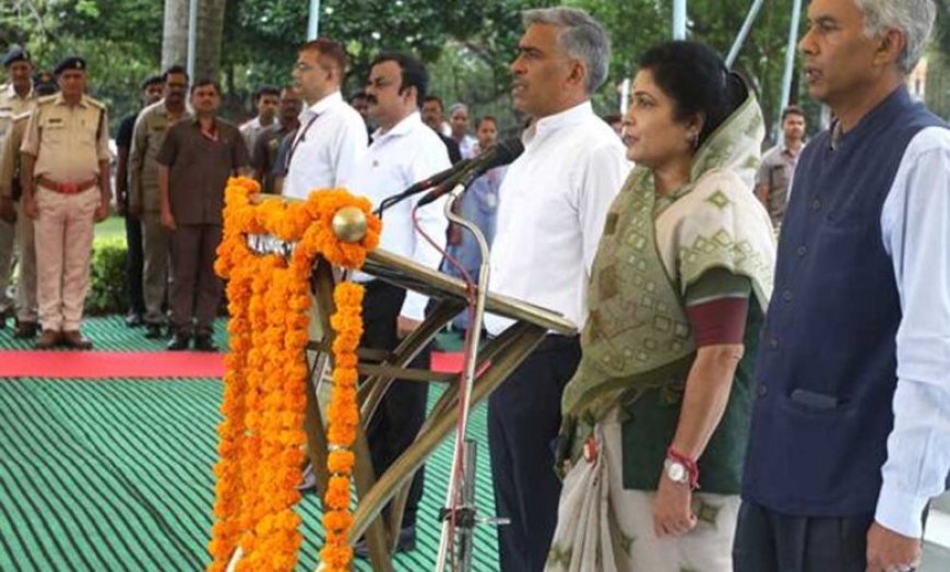 मंत्रालय में राष्ट्र-गीत एवं राष्ट्र-गान का हुआ सामूहिक गायन