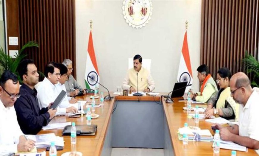 नगरीय क्षेत्रों में झुग्गी बस्तियों के विस्तार को नियंत्रित करने कार्य-योजना बनाई जाए : मुख्यमंत्री डॉ. यादव