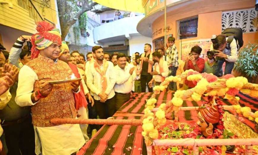 नरेला में श्रावण माह के अवसर पर निकली बाबा महाकाल की सवारी