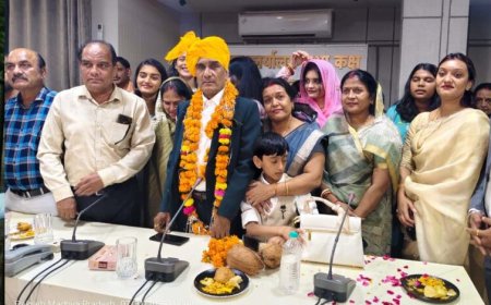 सेवानिवृत्त हुए प्रकाश सिंह, कलेक्ट्रेट सभागार में हुआ भावभीना विदाई समारोह