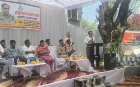 जागरूकता अभियान: एसपी ने वितरित किए हेलमेट, रैली को दिखाई हरी झंडी