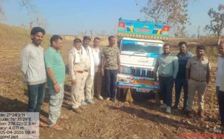 वन विभाग की बड़ी कार्रवाई: बुरहानपुर में पिकअप से 8.5 क्विंटल सलाई गोंद जब्त