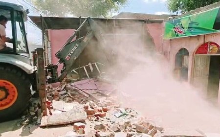 भोपाल में बड़ा तालाब के किनारे चला बुलडोजर, 9 दुकानों को किया जमींदोज, 347 पर होगी कार्रवाई