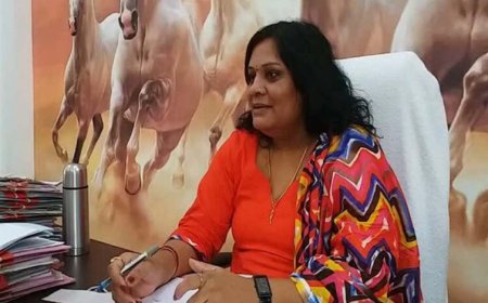 MP की लेडी अफसर लक्ष्मी गामड़ की पोस्ट पर हंगामा, ‘थप्पड़ मारने वाला असिस्टेंट’ की मांग