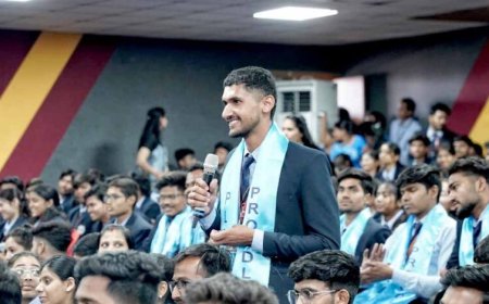 मुख्यमंत्री डॉ. यादव ने महू में विद्यार्थियों को प्लेसमेंट प्रमाण-पत्र किए वितरित