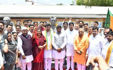 मध्यप्रदेश राज्य पशुधन एवं कुक्कुट विकास निगम के अध्यक्ष  केशव सिंह बघेल ने किया पदभार ग्रहण