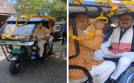 ई-रिक्शा से पदभार ग्रहण करने पहुंचे MP लघु उद्योग निगम अध्यक्ष, पेट्रोल-डीजल बचाने का दिया संदेश