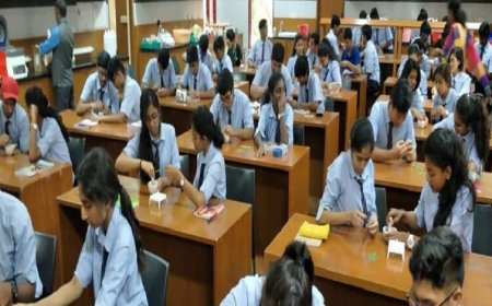 CBSE 12वीं रिजल्ट में सरकारी स्कूलों का जलवा, हर कैटेगरी में छात्राओं ने मारी बाजी