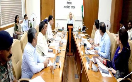 सभी विभाग प्रशासन के समन्वय से जरूरत पड़ने पर बाढ़-राहत और बचाव संबंधी एसओपी का पालन सुनिश्चित करें : मुख्य सचिव  जैन