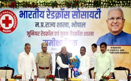 विद्यार्थियों को रेडक्रॉस के सिद्धांतों से करें संस्कारित: राज्यपाल पटेल
