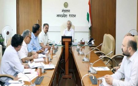 हर जिला अपनी अर्थव्यवस्था बनाने की पहल करे