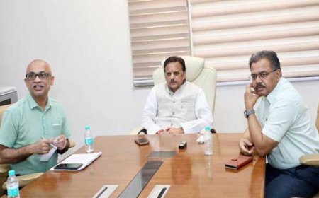 स्वास्थ्य सेवाओं की गुणवत्ता, पारदर्शिता, जवाबदेही एवं सेवा प्रदायगी की दक्षता को करें मजबूत: उप मुख्यमंत्री शुक्ल