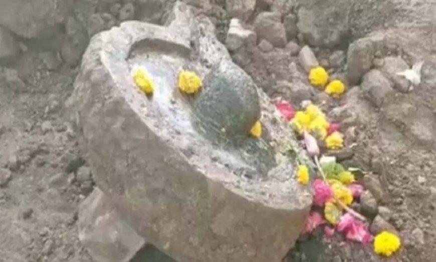 महाकालेश्वर परिसर में मिला एक और शिवलिंग, खुदाई में गुफानुमा रहस्य ने बढ़ाई उत्सुकता