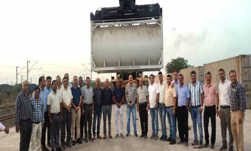 सिंगाजी ताप विद्युत गृह में आधुनिक रेलवे प्लेटफॉर्म का शुभारंभ
