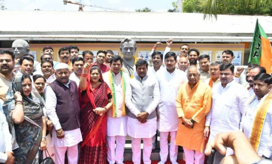 मध्यप्रदेश राज्य पशुधन एवं कुक्कुट विकास निगम के अध्यक्ष  केशव सिंह बघेल ने किया पदभार ग्रहण