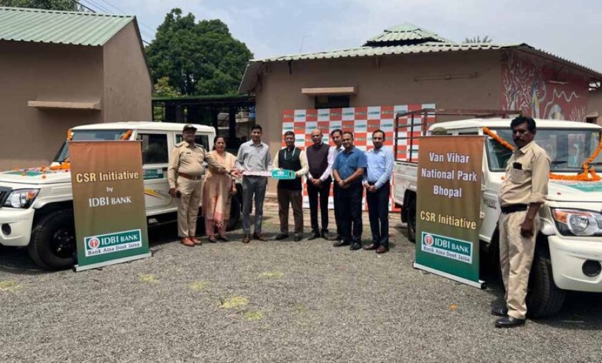 आई.डी.बी.आई. बैंक द्वारा दो बोलेरो कैम्पर वाहन का प्रदाय एवं बाघ का किया अंगीकरण
