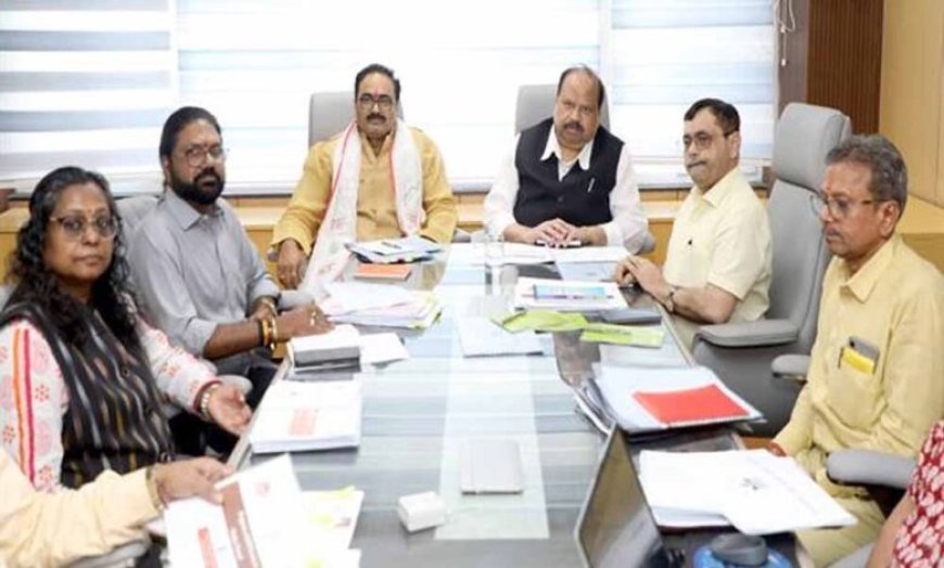 लघु उद्योग निगम के क्रियाकलापों को व्यापक स्वरूप देकर व्यवसाय और मुनाफा बढ़ाएं : मंत्री  काश्यप