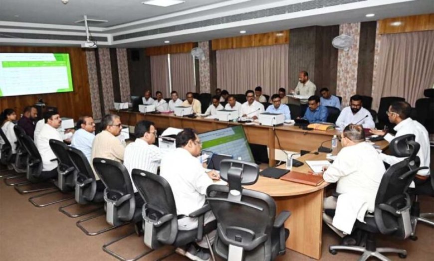 ‘नगरीय निकाय से समन्वय कर शहर के बीच बनने वाली सड़कों में निर्माण के दौरान ही करें नाली, अंडरग्राउंड केबल, पाइपलाइन के लिए प्रावधान’