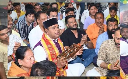 मंत्री सारंग ने प्रधानमंत्री मोदी के नाम से छोला मंदिर में हनुमान जी को गदा की अर्पित