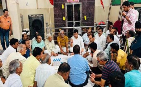 माता मंदिर में रात्रि विश्राम के दौरान ऊर्जा मंत्री तोमर ने लगाई जन चौपाल