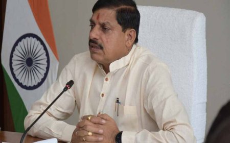 MP में तीसरी संतान वाले अफसर की नौकरी गई, CM के बयान के 3 दिन बाद विभाग ने किया बर्खास्त