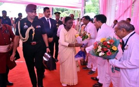 राष्ट्रपति  मुर्मु का बैतूल प्रथम आगमन पर परम्परागत लोक नृत्य की प्रस्तुति से किया स्वागत