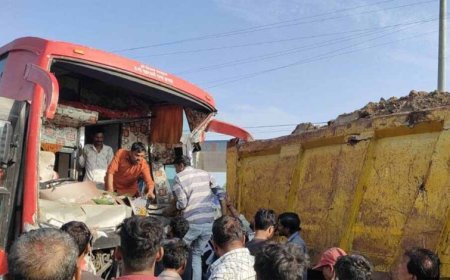 इंदौर-उज्जैन रोड पर बस पलटी, 20 यात्री घायल; शराब के नशे में मिला ड्राइवर