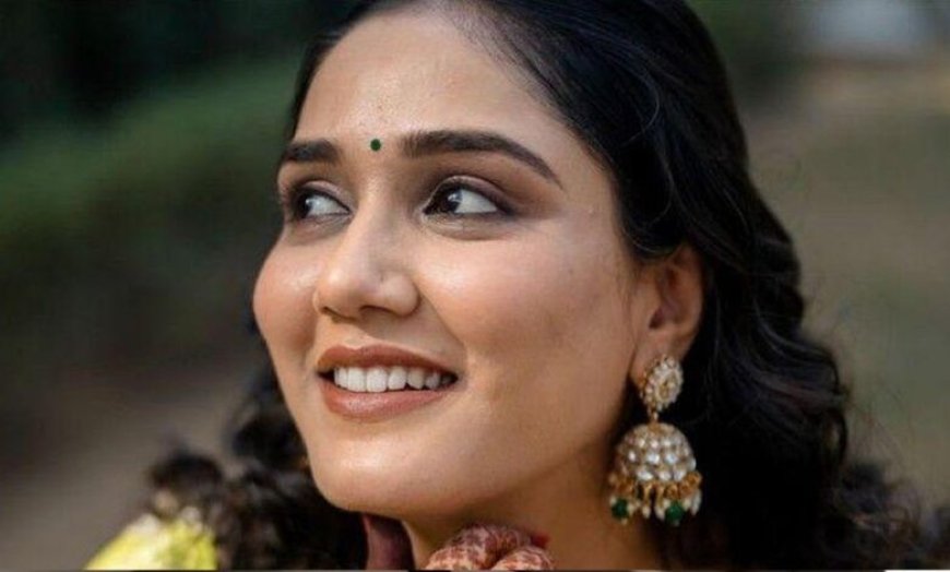 त्विषा मौत मामला: जेल में ‘द प्रेग्नेंट किंग’ पढ़ती मिलीं गिरिबाला सिंह, महिला आयोग ने की मुलाकात